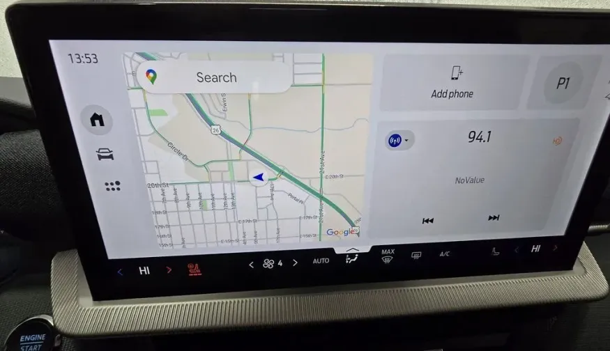 2026 Ford Explorer | Photo 21 of 33