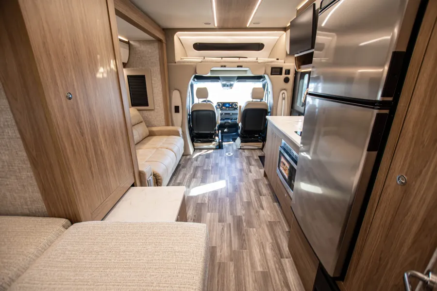 2026 Tiffin Wayfarer 25XPW | Photo 10 of 23