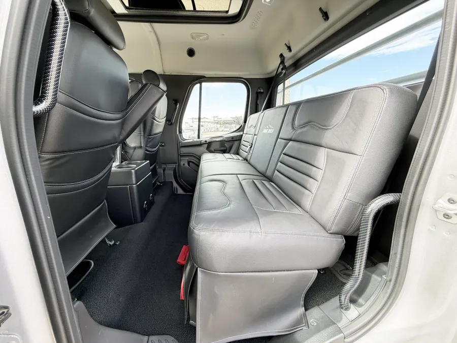 2024 Freightliner M2 106 Plus Summit Hauler | Photo 11 of 23