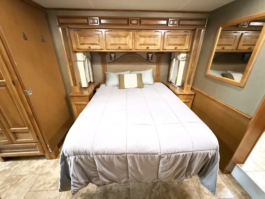 2013 Tiffin Allegro Red 38QRA | Photo 16 of 30