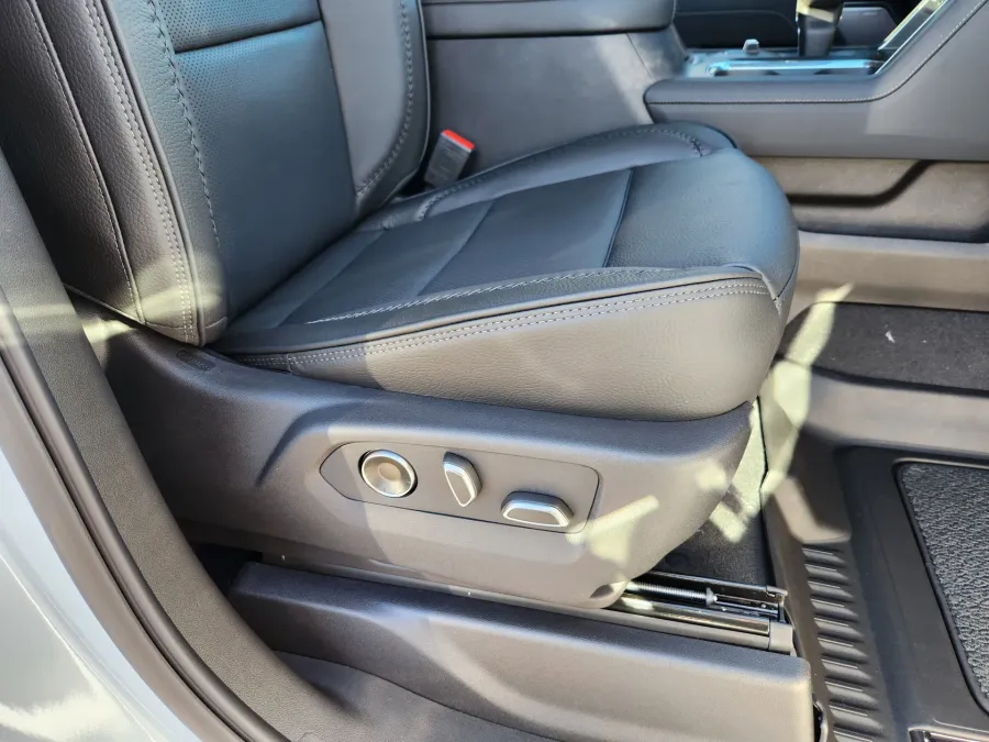 2026 GMC Sierra 1500 Denali | Photo 18 of 31