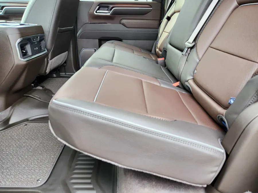 2026 GMC Sierra 3500HD Denali | Photo 11 of 32