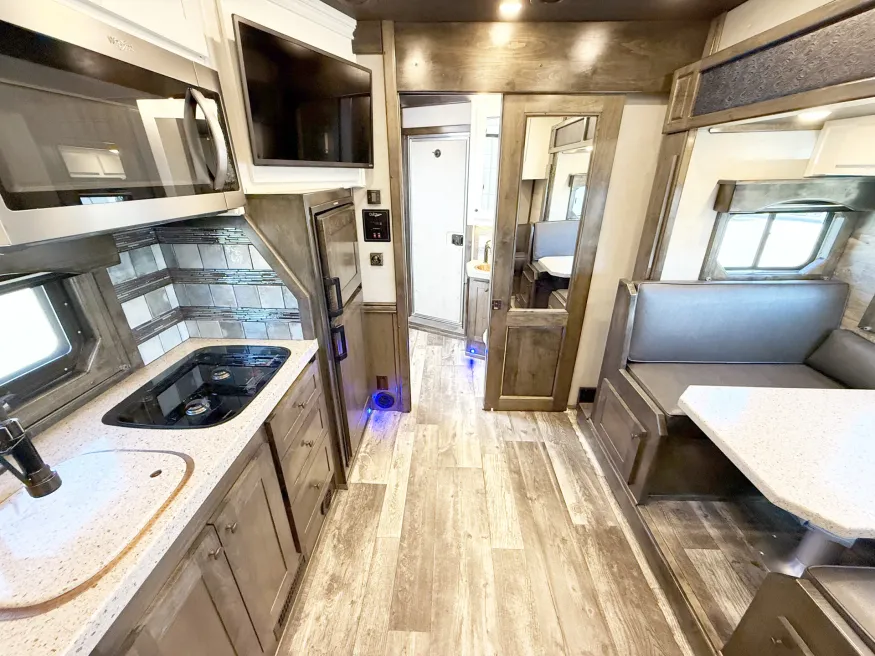 2024 Cimarron Freedom LQ | Photo 4 of 26