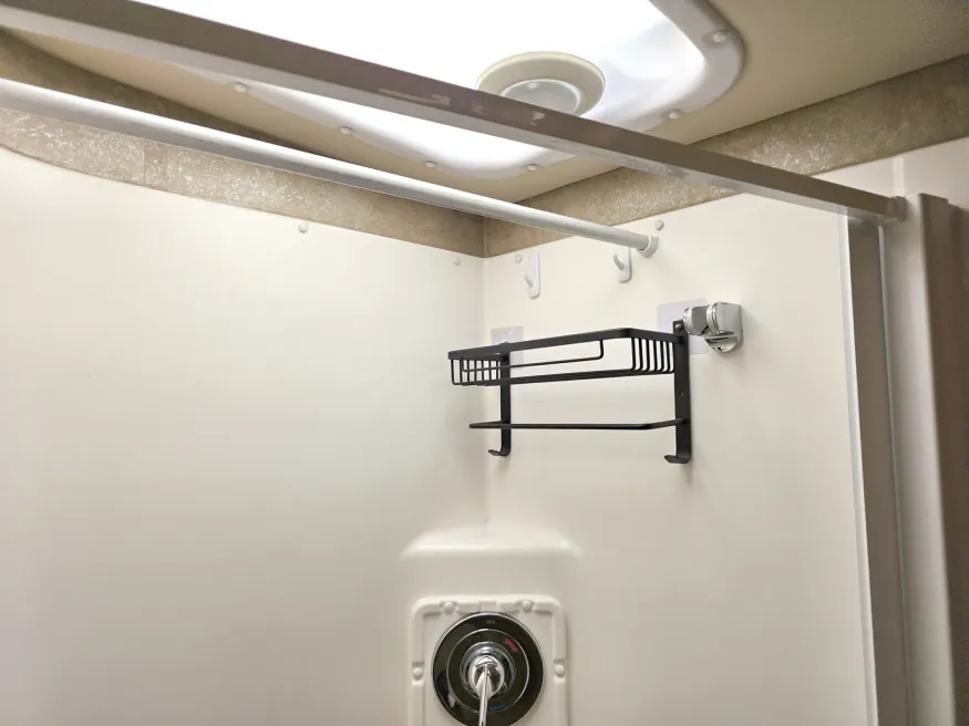 2017 Winnebago Navion 24V | Photo 10 of 16