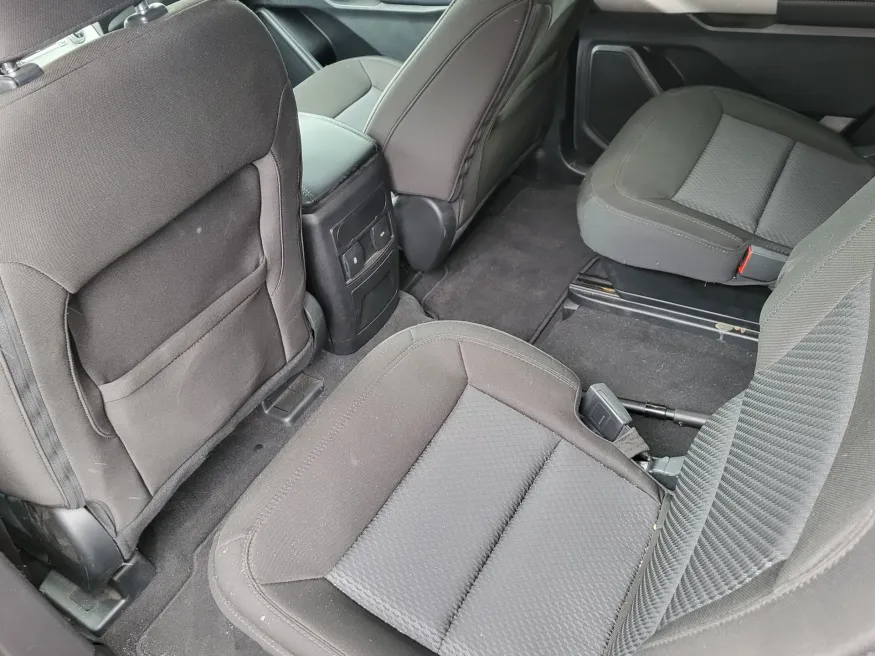 2023 Ford Explorer XLT | Photo 27 of 32