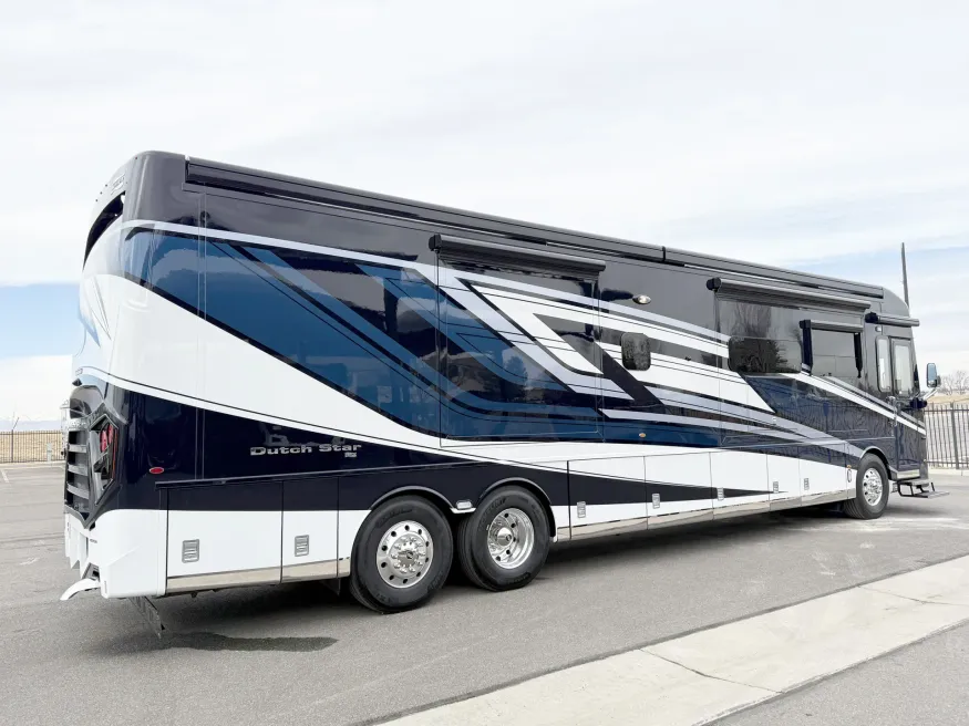 2026 Newmar Dutch Star 4325 | Photo 20 of 32