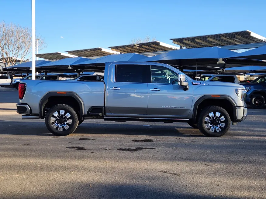 2024 GMC Sierra 2500HD Denali | Photo 1 of 31
