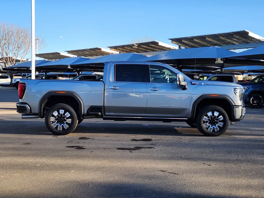 2024 GMC Sierra 2500HD Denali | Photo 1 of 31