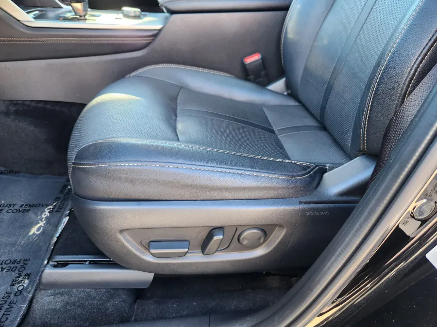 2024 Mazda CX-90 3.3 Turbo Premium | Photo 8 of 30