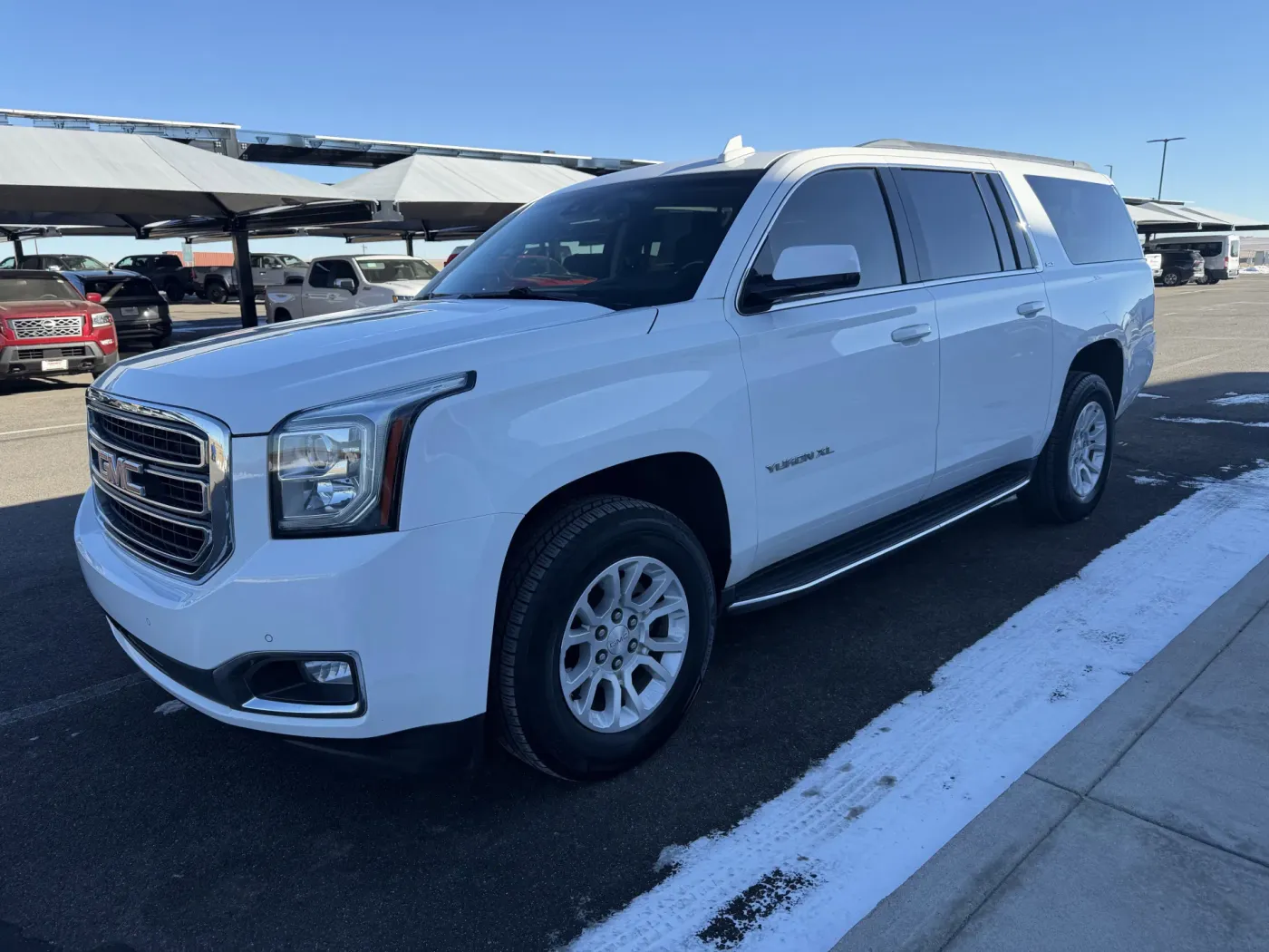 2016 GMC Yukon XL SLT | Photo 3 of 21