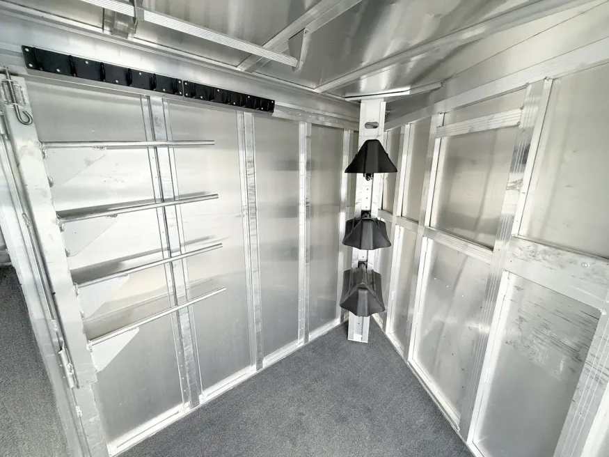 2020 Featherlite 3HGN | Photo 16 of 17