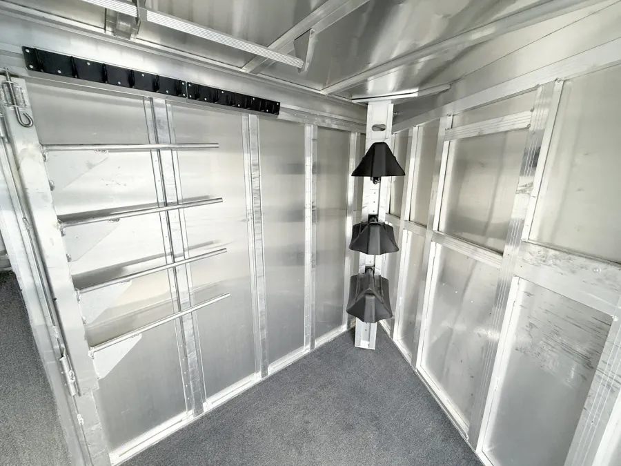 2020 Featherlite 3HGN | Photo 16 of 17