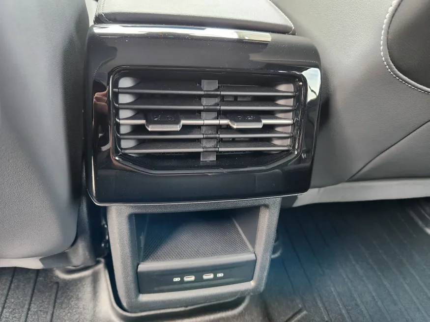 2023 Volkswagen ID.4 | Photo 16 of 22