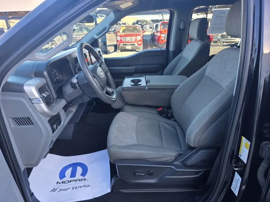 2024 Ford Super Duty F-350 DRW | Photo 8 of 26