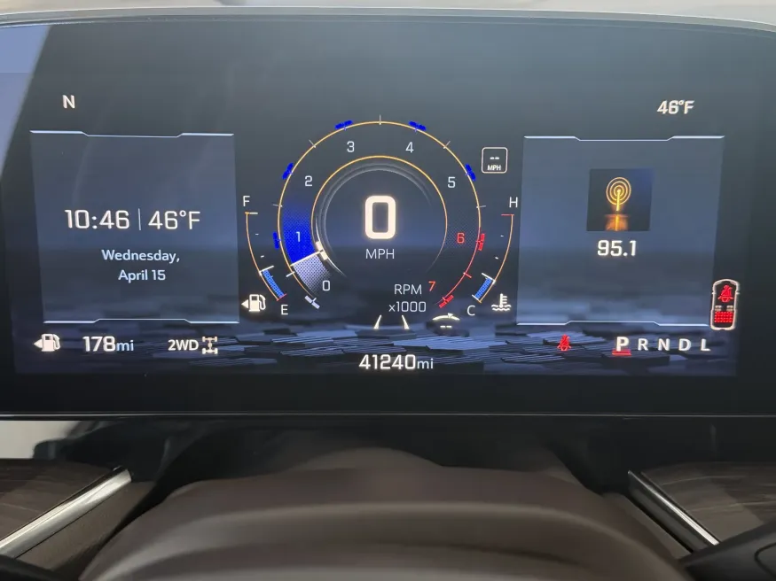 2025 Chevrolet Suburban LT | Photo 19 of 24