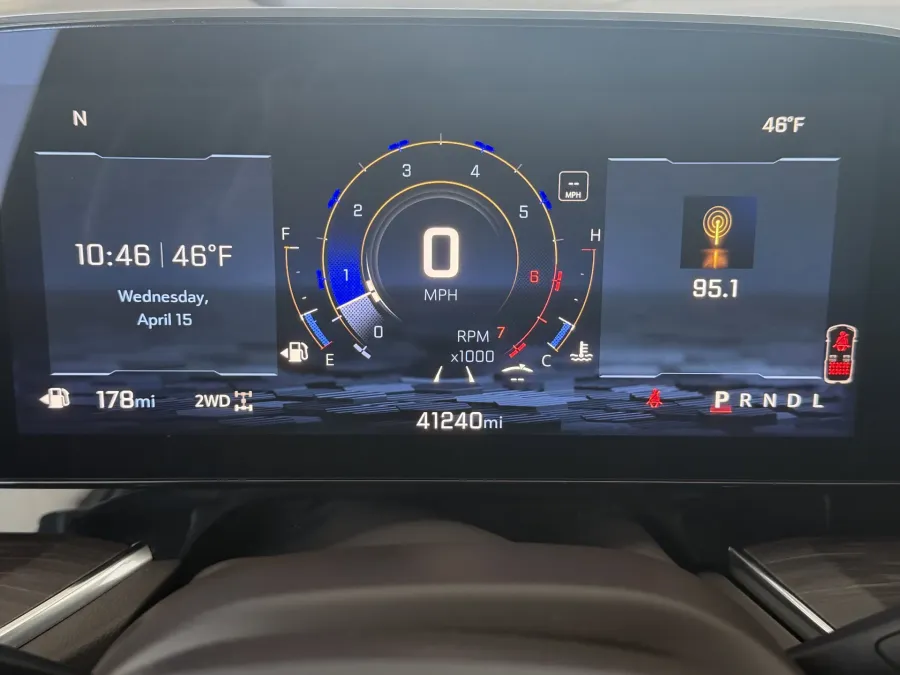 2025 Chevrolet Suburban LT | Photo 19 of 24