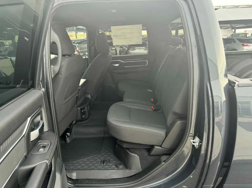 2025 RAM 3500 Big Horn | Photo 2 of 20