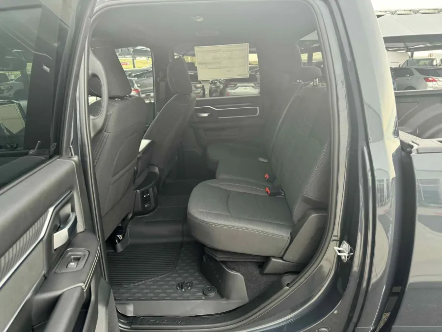 2025 RAM 3500 Big Horn | Photo 2 of 20