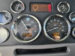 2017 Peterbilt 389 | Thumbnail Photo 25 of 26
