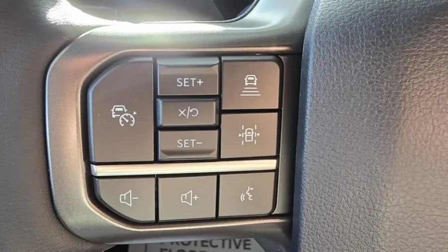 2025 Ford F-150 | Photo 17 of 31