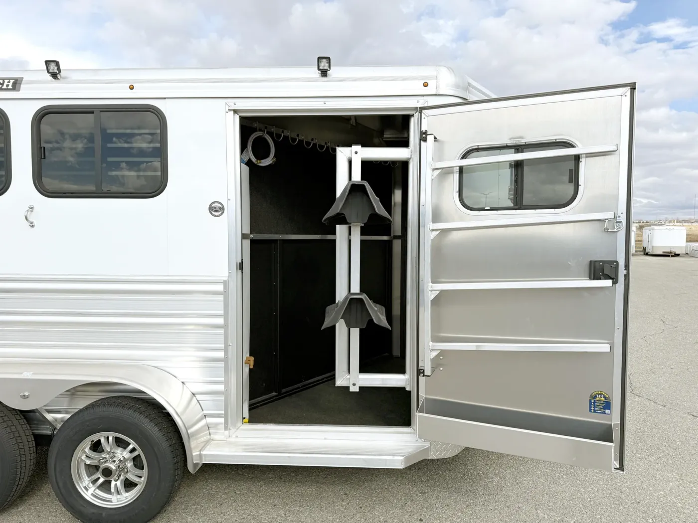 2026 Logan Coach Bullseye 2HBP | Photo 4 of 14