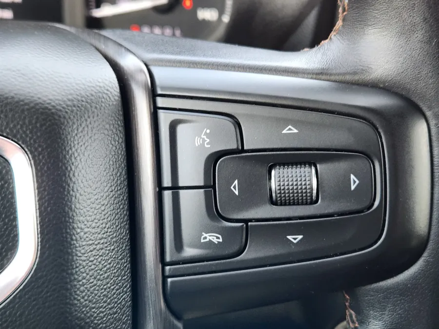 2022 GMC Sierra 2500HD AT4 | Photo 14 of 20