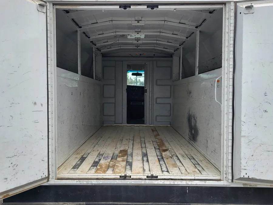 2020 GMC Savana Commercial Cutaway CUTWAY | Photo 19 of 20