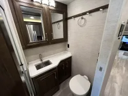 2022 Entegra Accolade 37M | Thumbnail Photo 14 of 19