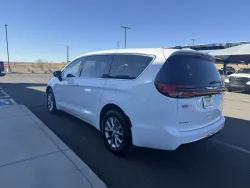 2026 Chrysler Pacifica Select | Thumbnail Photo 5 of 14
