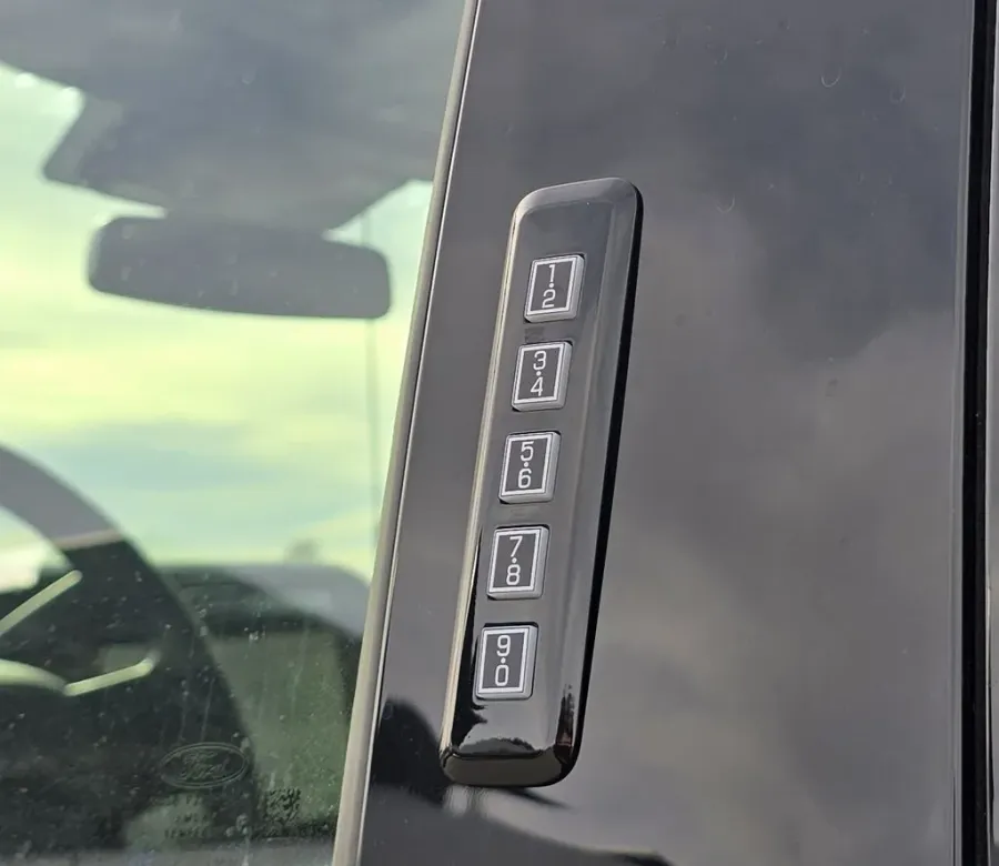 2026 Ford Super Duty F-350 | Photo 11 of 29