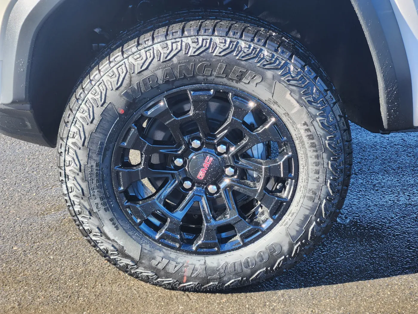 2026 GMC Canyon 4WD Elevation | Photo 5 of 20