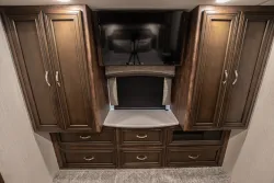 2024 Newmar Kountry Star 3709 | Thumbnail Photo 23 of 25