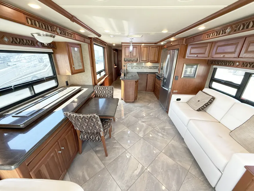 2016 Winnebago Journey 38P | Photo 3 of 30