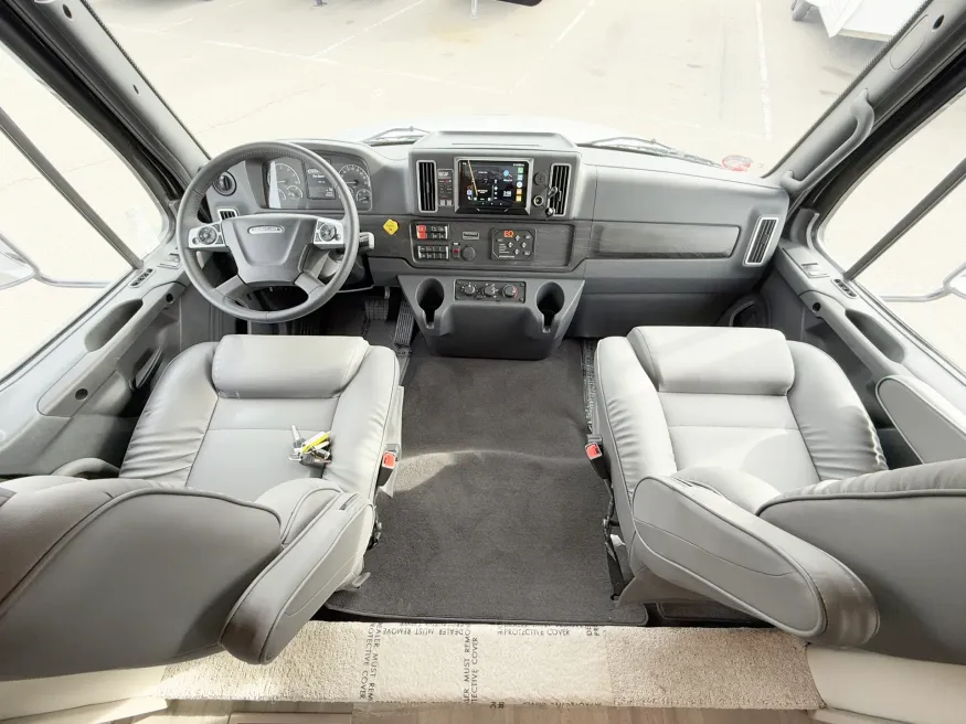 2026 Renegade Valencia 39RB | Photo 3 of 23