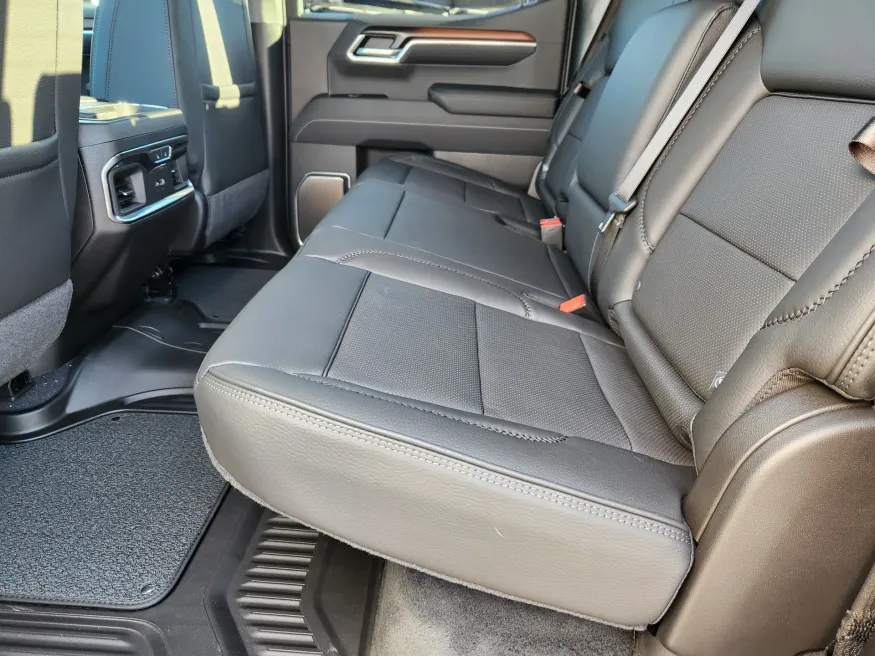 2026 GMC Sierra 1500 Denali | Photo 10 of 31