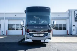 2022 Newmar London Aire 4579 | Thumbnail Photo 3 of 25