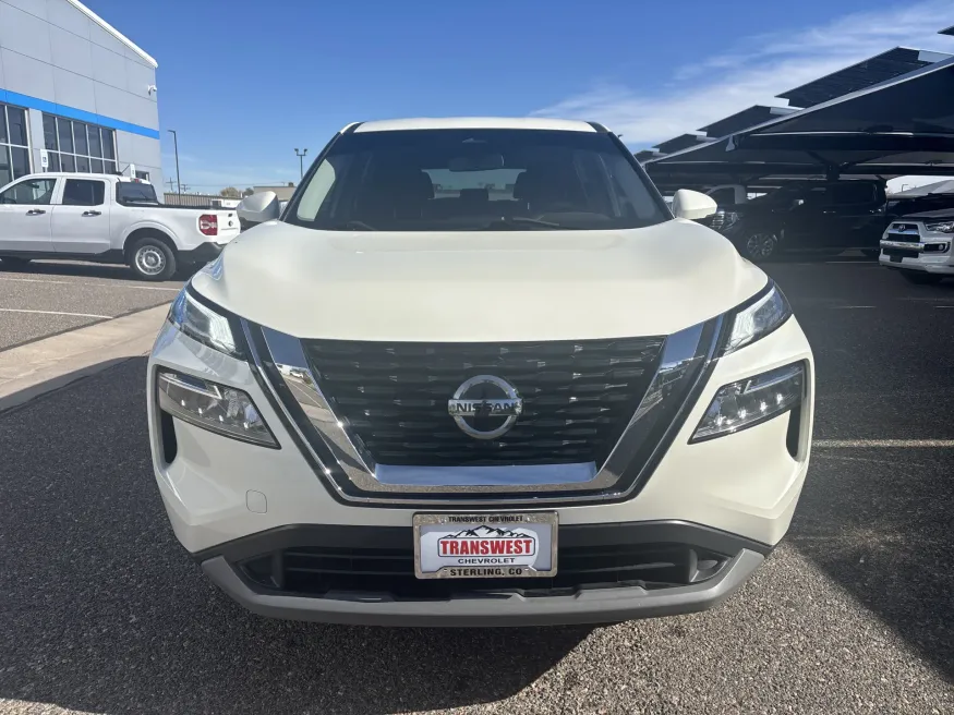 2021 Nissan Rogue SV | Photo 7 of 20