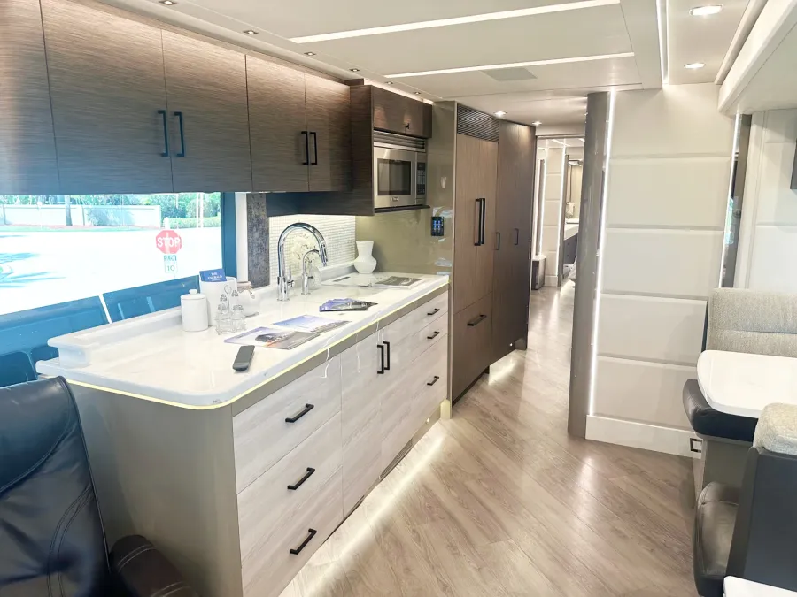 2023 Emerald Luxury Coaches Prevost H3-45 Triple Slide | Photo 9 of 41