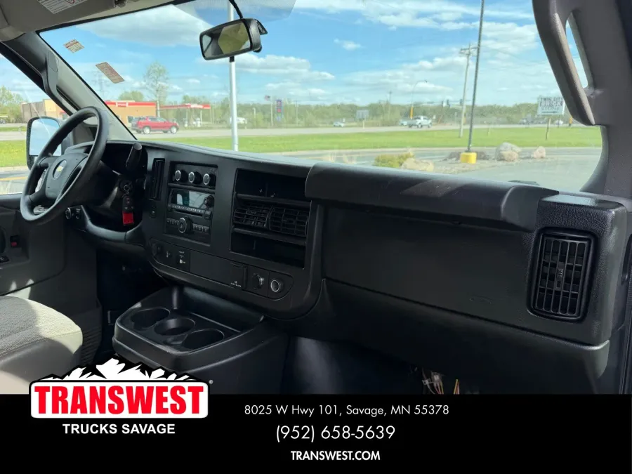 2017 Chevrolet Express 3500 Work Van | Photo 21 of 23