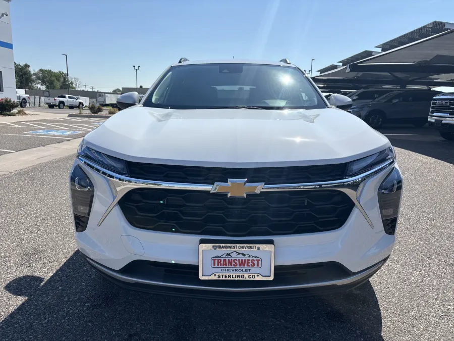 2025 Chevrolet Trax LT | Photo 7 of 20