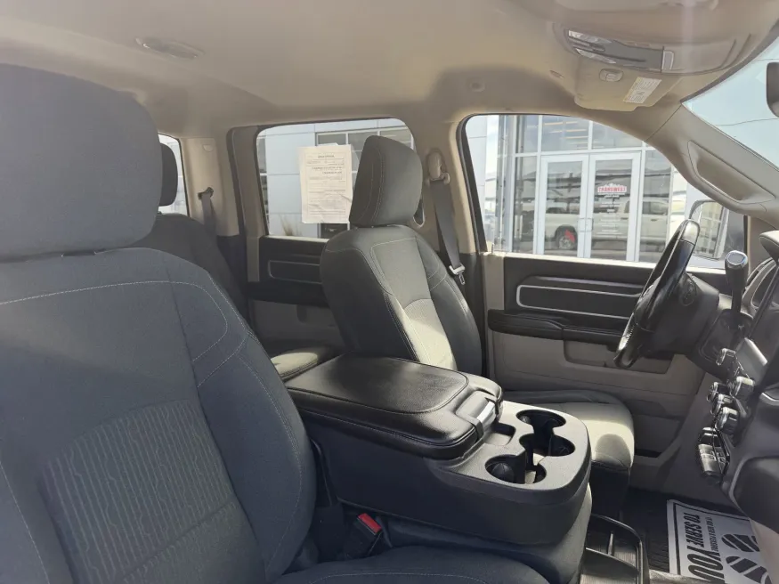 2022 RAM 2500 Big Horn | Photo 11 of 18