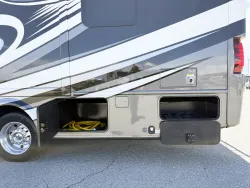 2021 Thor Omni XG32 | Thumbnail Photo 25 of 26