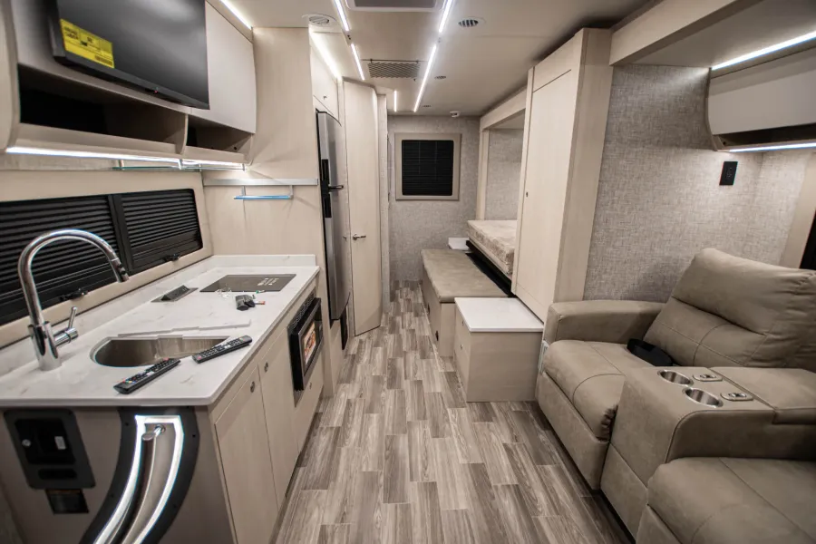 2026 Tiffin Wayfarer 25XPW | Photo 3 of 12