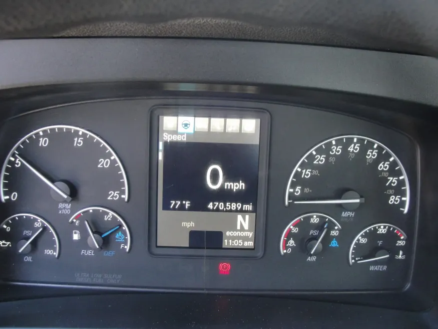 2020 Freightliner Cascadia 126 | Photo 11 of 16