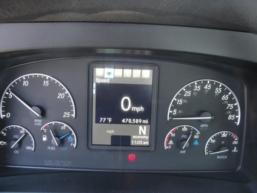 2020 Freightliner Cascadia 126 | Photo 11 of 16