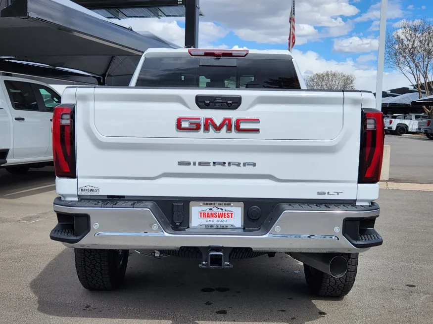 2025 GMC Sierra 2500HD SLT | Photo 13 of 32