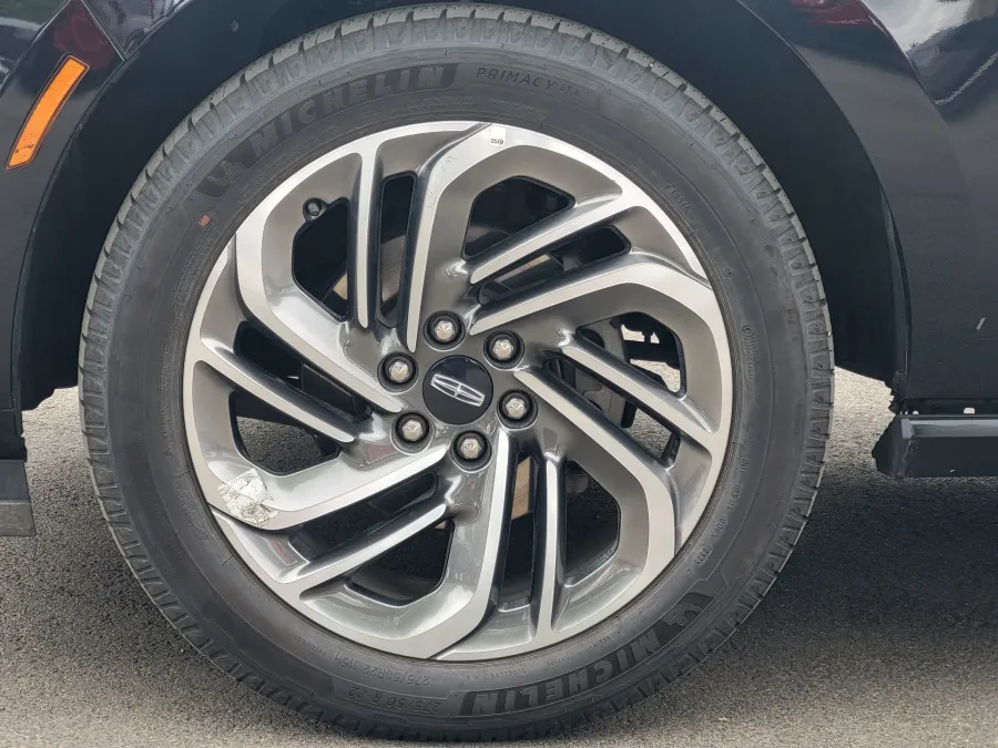 2025 Lincoln Navigator Reserve | Photo 9 of 26