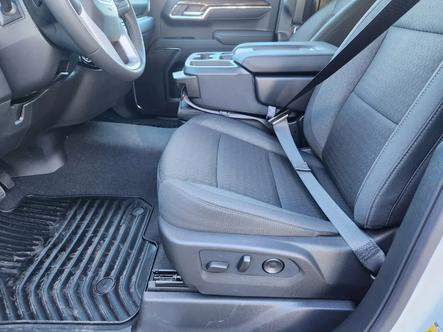 2026 GMC Sierra 1500 Elevation | Photo 8 of 23