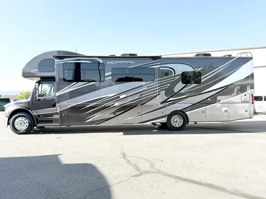 2023 Thor Inception 38MX | Photo 21 of 29