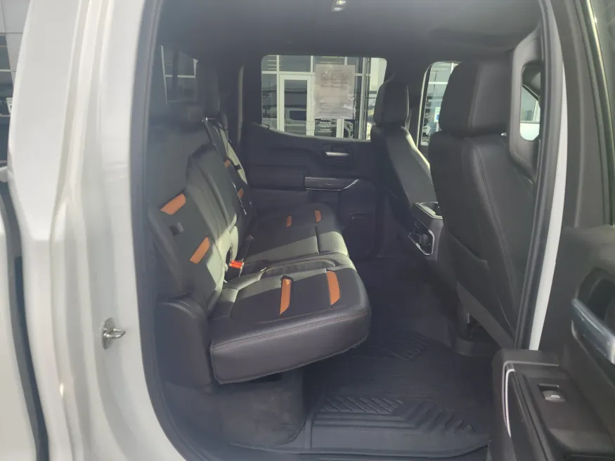 2020 GMC Sierra 1500 AT4 | Photo 15 of 28